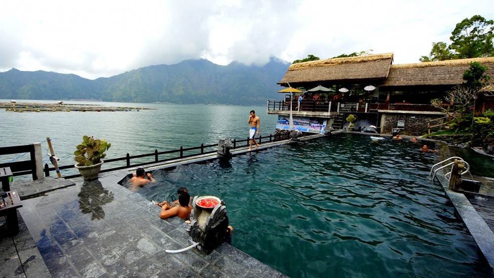 Relaksasi Terbaik di Pemandian Air Panas Batur Natural Hot Spring Toya