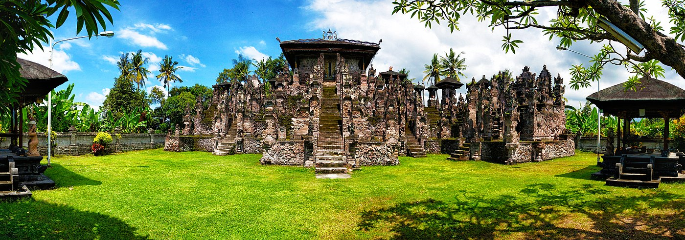 Visiting Beji Sangsit Temple, Another Way to Enjoy your Bali Time