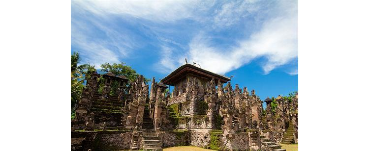 2 Magnificent Bali Temples to Explore Near a Hidden Paradise
