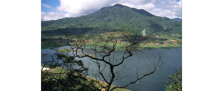Wonderful! These Twin Lakes are Hidden Paradise in Bali that You Must Visit