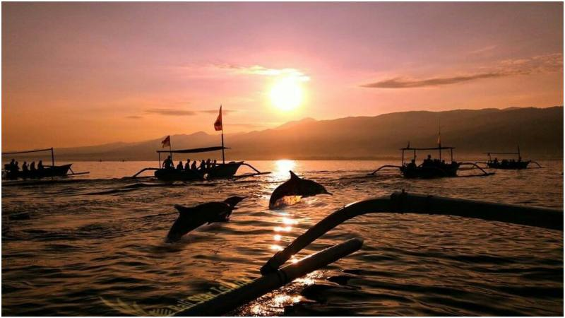 Catch The Beauty of Sunrise in Heaven and Stay in Air Sanih Beach Villa, A Bali Luxury Villa