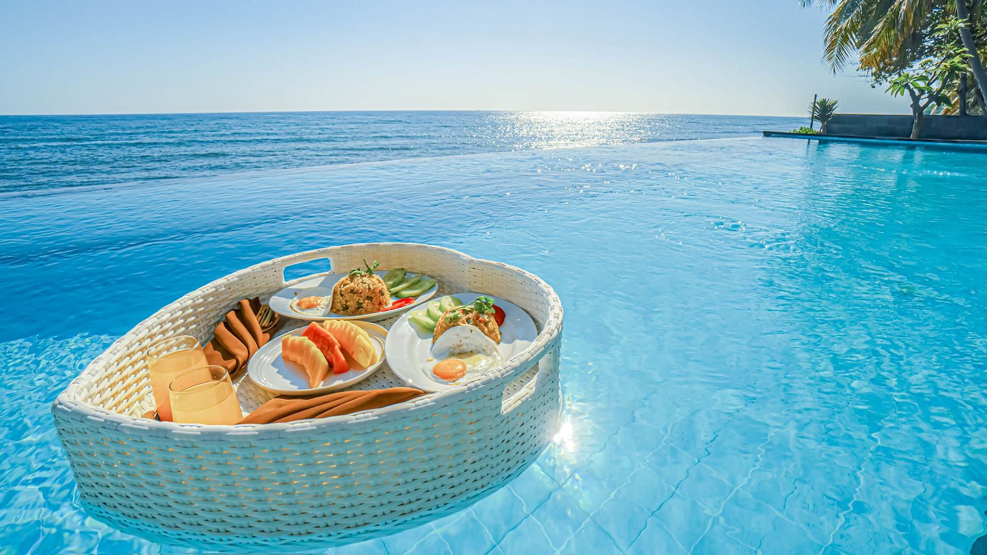  Fancy Way to Enjoy Floating Breakfast in The Hidden Paradise