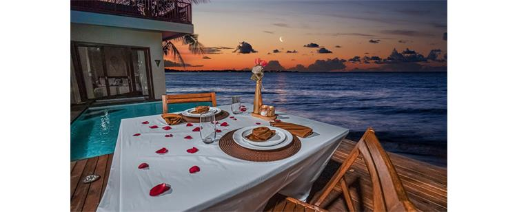 Romantic Candle Light Dinner in The Hidden Paradise
