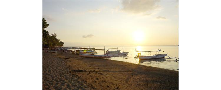  Deretan Pantai Bali di Sekitar Beach Villa Terbaik, Air Sanih Beach Villa